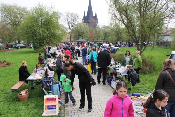 Flohmarkt am Samstag, dem 7. Mai 2022 im Bürgerpark in Neustadt (Hessen)