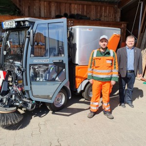 Kleinkehrmaschine mit Mitteln des Landeswohlfahrtsverbandes angeschafft