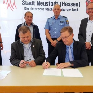 Sicherheitskonzept für Neustadt - Polizei und Kommune unterzeichnen gemeinsame Vereinbarung